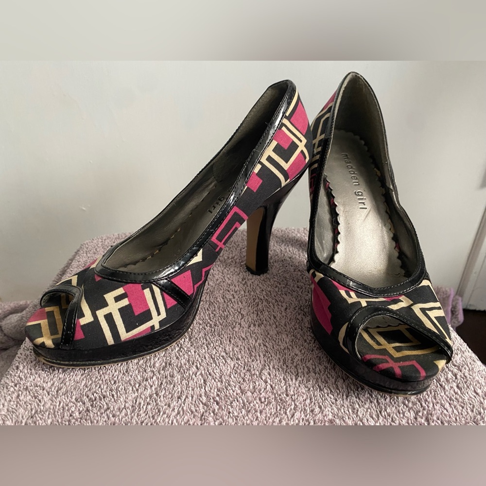 Retro cute peep toe heels (short) from Madden Girl - Picture 2 of 6
